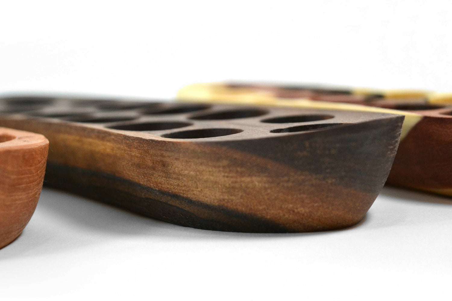 curved oil bottle wooden display rack for 12 oils