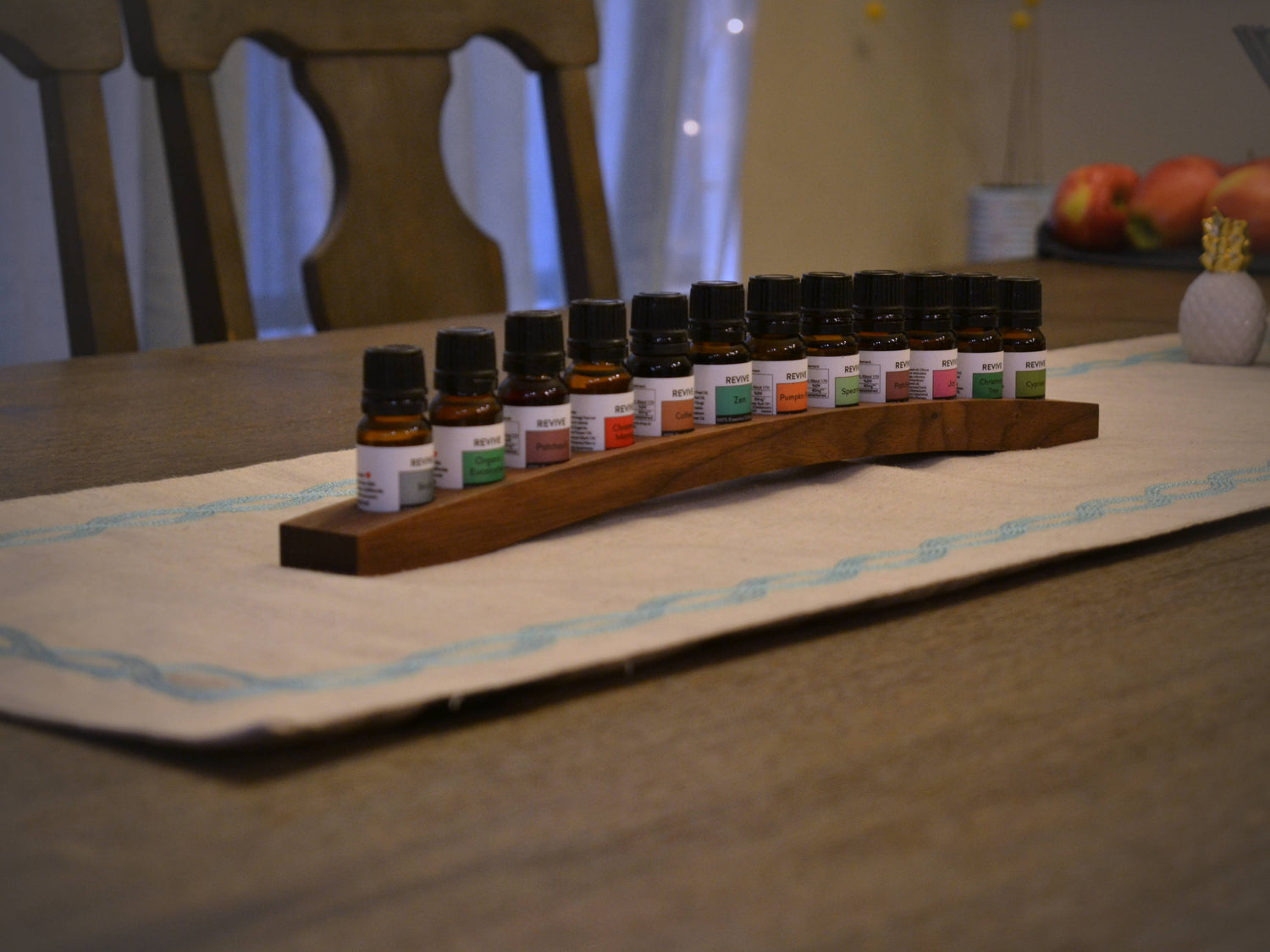 12 bottle essential oil rack on table